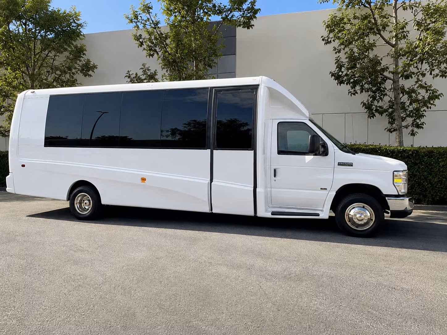 minibus rentals for smaller concert groups in torrance and the south bay